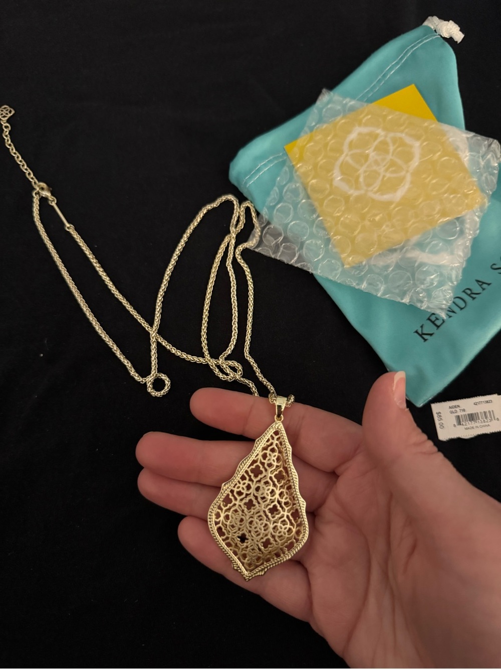 Kendra Scott Gold Filigree Leaf Pendant Necklace